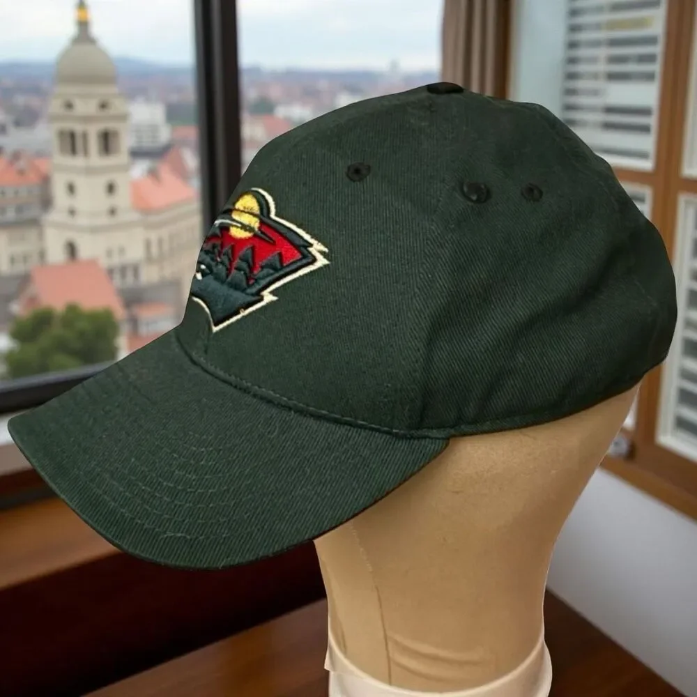 NWOT MINNESOTA WILD Fan Favorite Embroidered Logo Adjustable Back Hat
